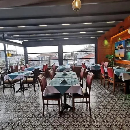 Agora Boutique & Bistro מלון 3*