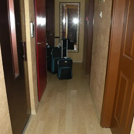 מלון Agora Boutique & Bistro 3*