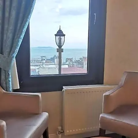 Agora Boutique & Bistro Hotel 3*
