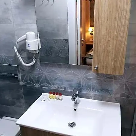 فندق أغورا بوتيك أند بيسترو