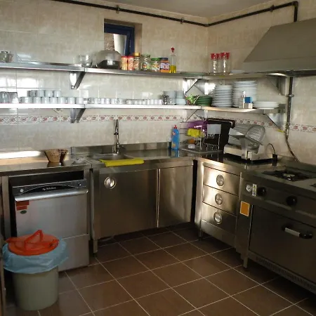 أغورا بوتيك أند بيسترو فندق 3*