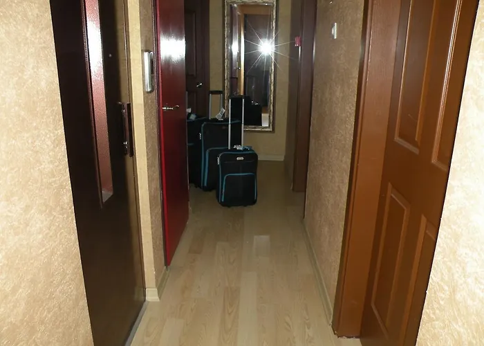 Отель Agora Boutique & Bistro 3*