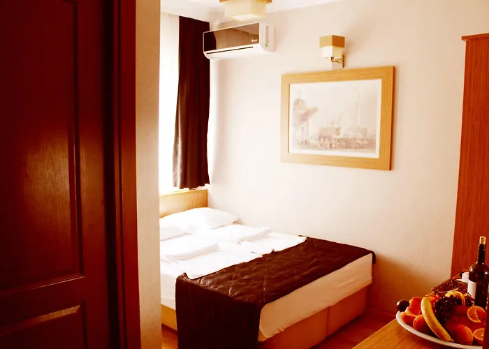 Отель Agora Boutique & Bistro 3*