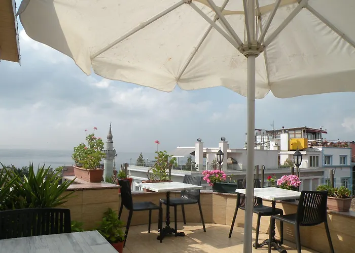 Agora Boutique & Bistro Стамбул