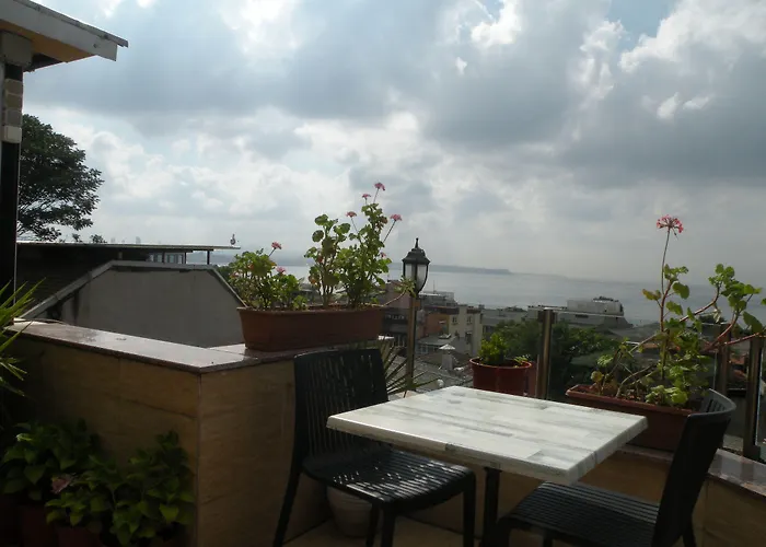 Отель Agora Boutique & Bistro 3*