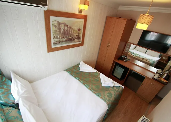 Отель Agora Boutique & Bistro 3*